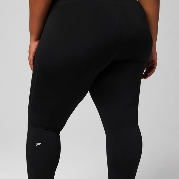 NWT FABLETICS 1X / XXL ANYWHERE MOTION365+ HIGH-WAISTED POCKET LEGGING - Picture 1 of 7